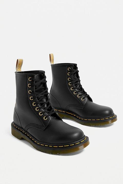 urban outfitters doc martens