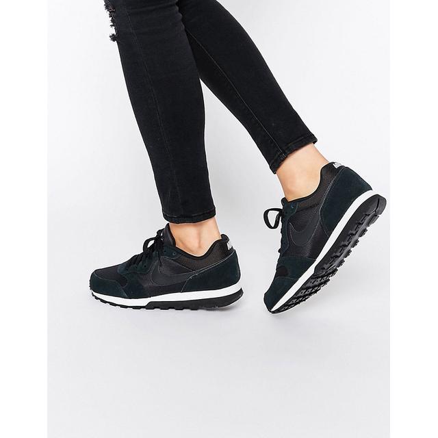 nike black md runner
