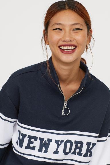 Sweatshirt With Collar