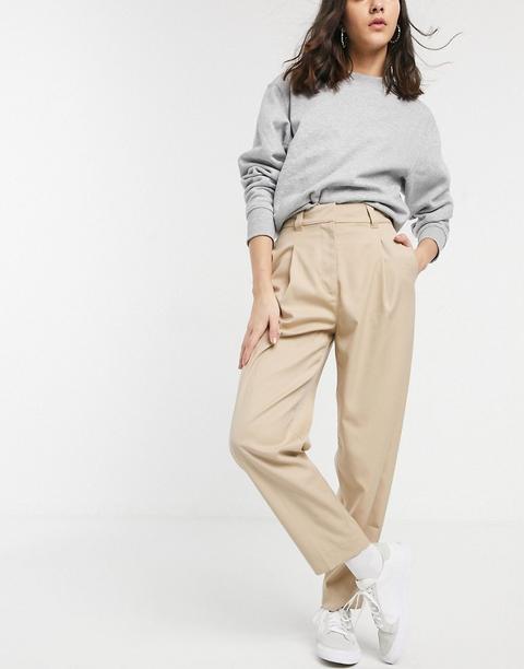 Pantalones Tapered Con Pinzas En Beis Cleo De Weekday