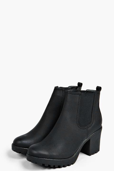 cleated heel chelsea boots