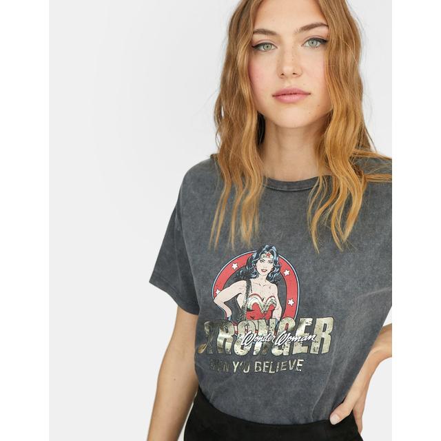 t shirt wonder woman stradivarius