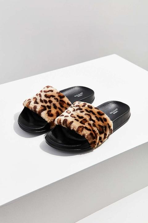 Uo Furry Khaki Pool Slides