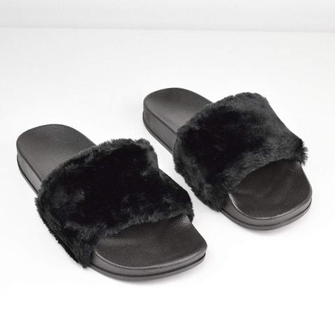 Jayla - Black Fur Sliders