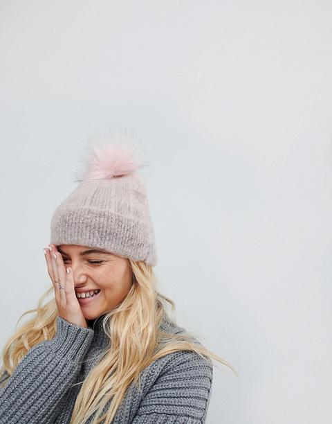 Gorro Esponjoso Con Pompón De Piel Sintética De Asos