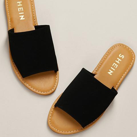 Sandalias Nubuck Con Banda Sencilla Negra from SheIn on 21 Buttons