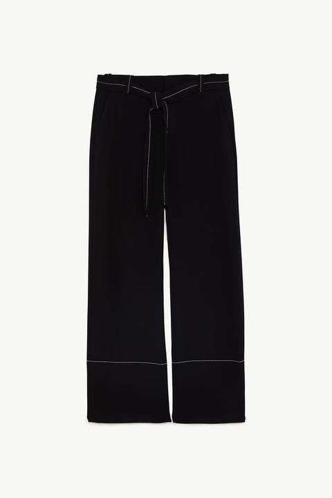 Trousers With Contrasting Topstitching