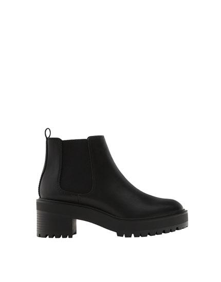 Chelsea-boots Mit Seitlichem Gummizug