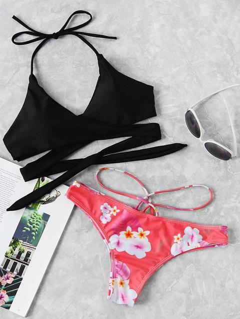 Top Bikini Allacciato Al Collo , Slip Bikini Stampato