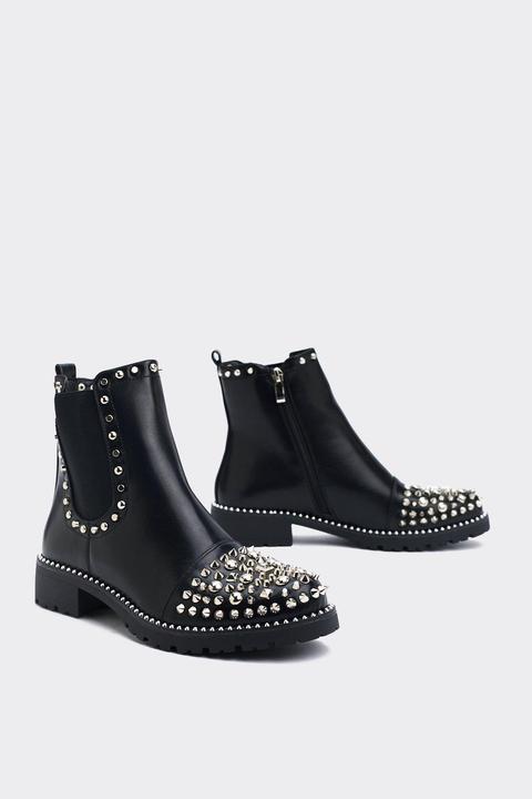 Stud-ing In The Way Of Control Chelsea Boot