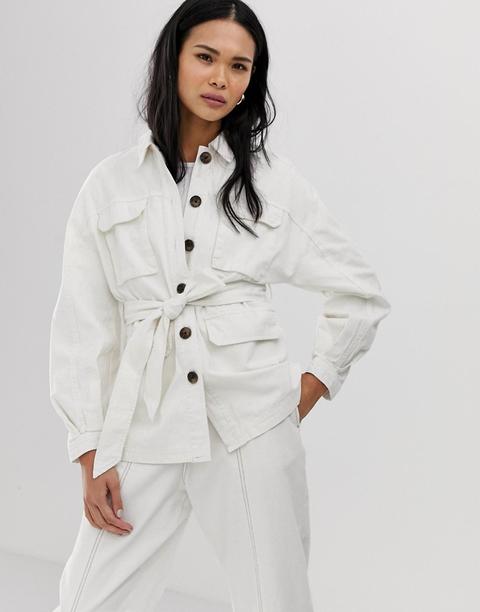 Chaqueta Estilo Safari En Crudo Con Botones Frontales Y Lazada A La Cintura De Stradivarius-blanco