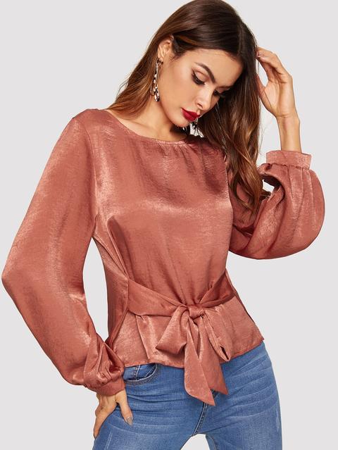 Blusa Sólida Con Nudo Delantero