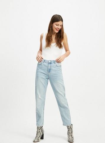 white scoop neck bodysuit