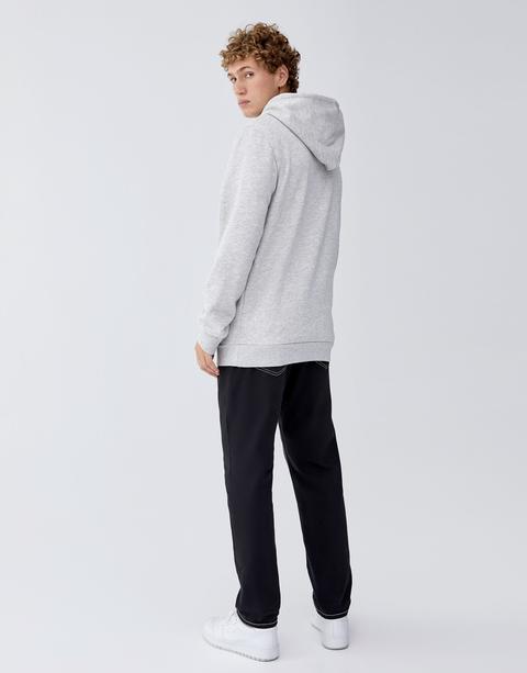 Felpa Grigia Marvel Con Cappuccio from Pull and Bear on 21 Buttons