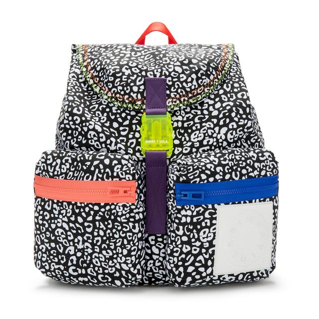 Mochila Grande Swans Print from Bimba Y Lola on 21 Buttons