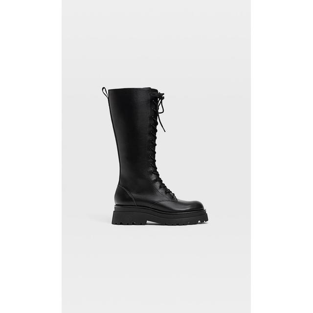 Botas Altas Planas Con Cordones de Stradivarius en 21 Buttons