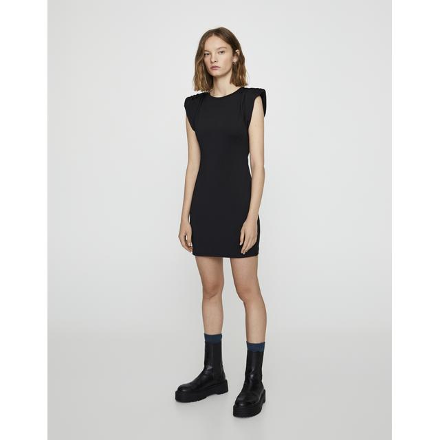 robe noir pull and bear