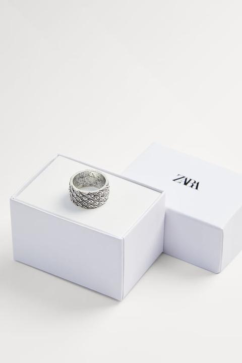Bague Gravée Écailles