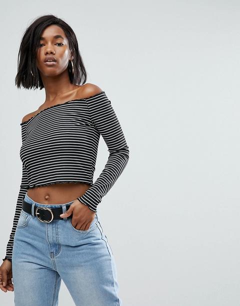 Top Básico A Rayas Con Escote Bardot Y Volante En El Borde De Prettylittlething