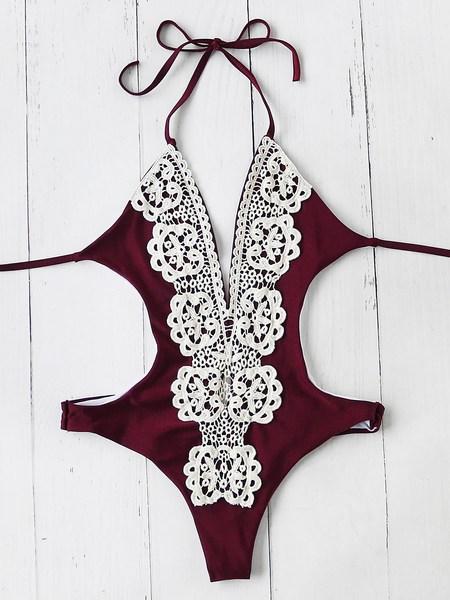 Monokini All'uncinetto A Contrasto Con Scollo Profondo