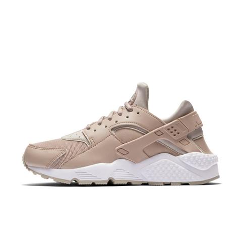 Nike Air Huarache Zapatillas - Mujer - Crema from Nike on 21 Buttons