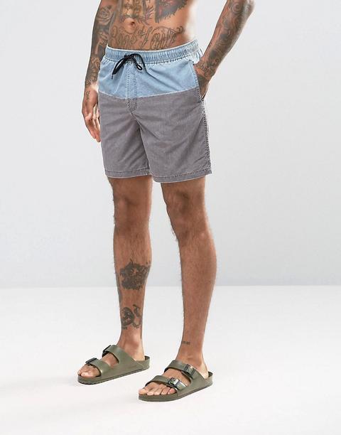 Shorts De Baño De Largo Medio En Gris Con Lavado Ácido Y Panel Azul De Asos