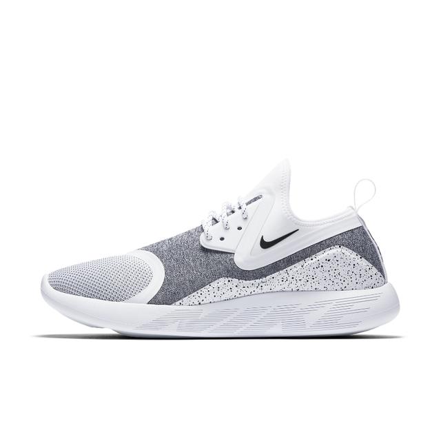 Nike Lunarcharge Essential Zapatillas - Hombre from Nike on 21 Buttons