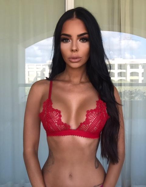 Cesca Bralet - Red