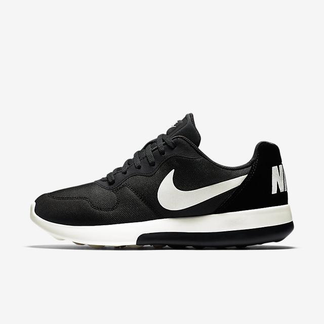 Nike Md Runner 2 Lw from Nike on 21 Buttons