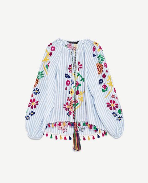 Blusa Rayas Bordados Y Pompones