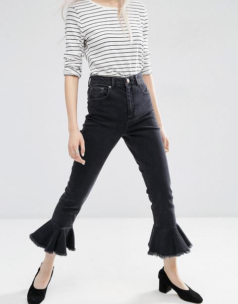 Vaqueros Mom Slim De Talle Alto En Negro Desgastado Con Bajo Acampanado Con Volante Farleigh De Asos