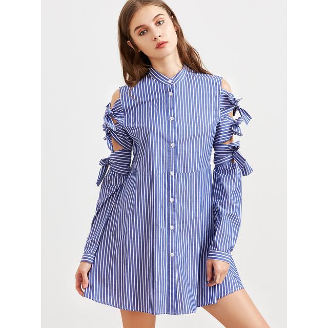 Camicia Di Vestito Camicia A Righe Con Cravatta Blu from SheIn on 21 Buttons