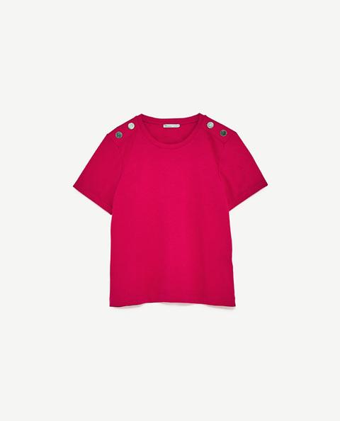 Camiseta Botón Metálico