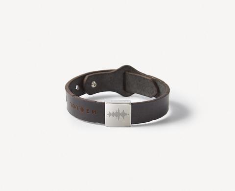 Pulsera De Cuero Negra + Charm Voz