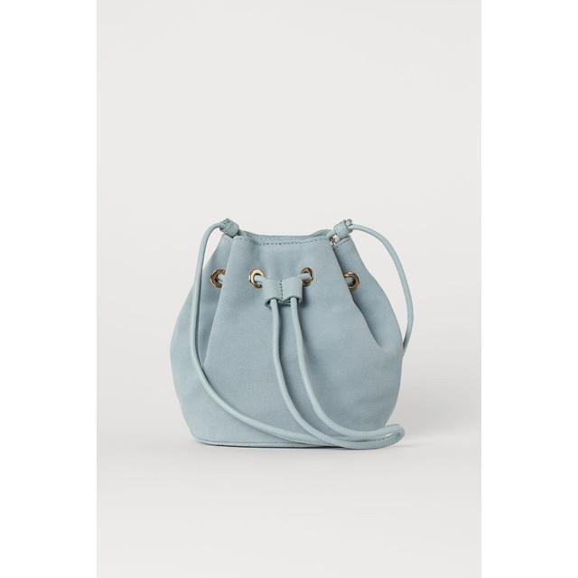 H \u0026 M - Borsa A Secchiello Scamosciata - Verde from H\u0026M on 21 Buttons
