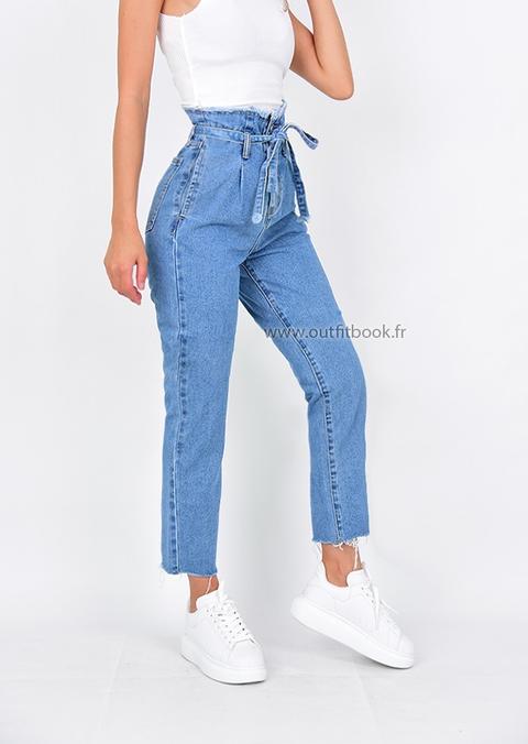 Jean Mom Fit Bleu Clair Taille Haute from Outfitbook on 21 Buttons
