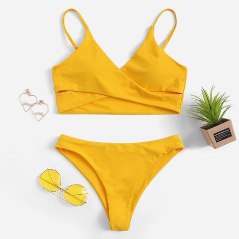 Bikini Set Mit Höschen Und Top Mit Kreuzgürtel