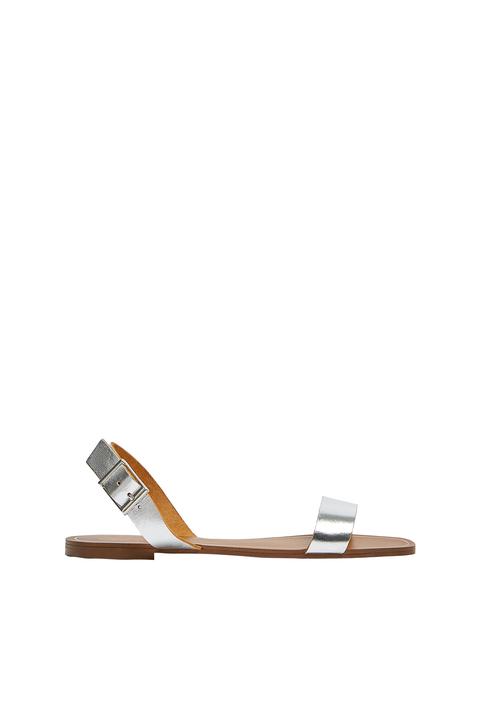 Sandalia Plana Piel Destalonada from Pull and Bear on 21 Buttons