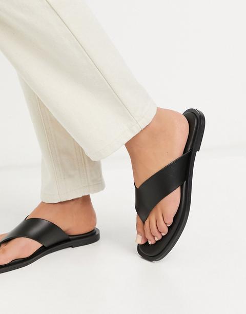 black thong flat sandals