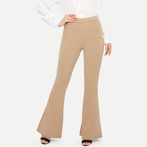 Pantaloni Con Gamba Svasata Con Tasca
