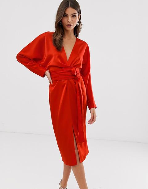 Asos Design - Robe Mi-longue En Satin À Manches Chauve-souris Et Ceinture Nouée