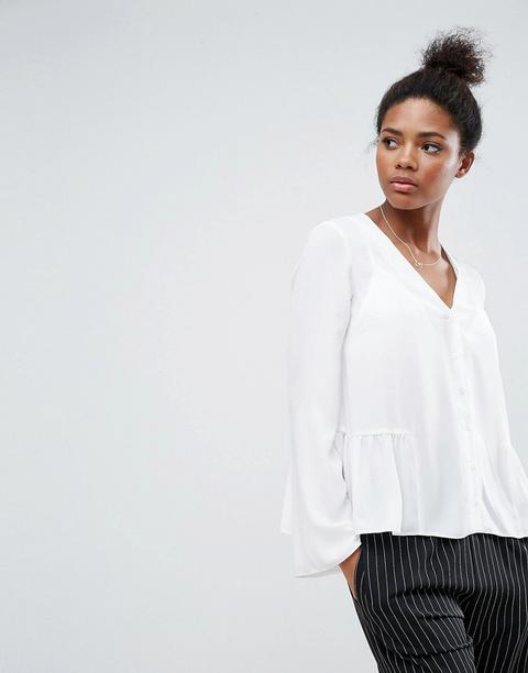 Blusa Con Cuello De Pico Y Volante En El Bajo De Asos