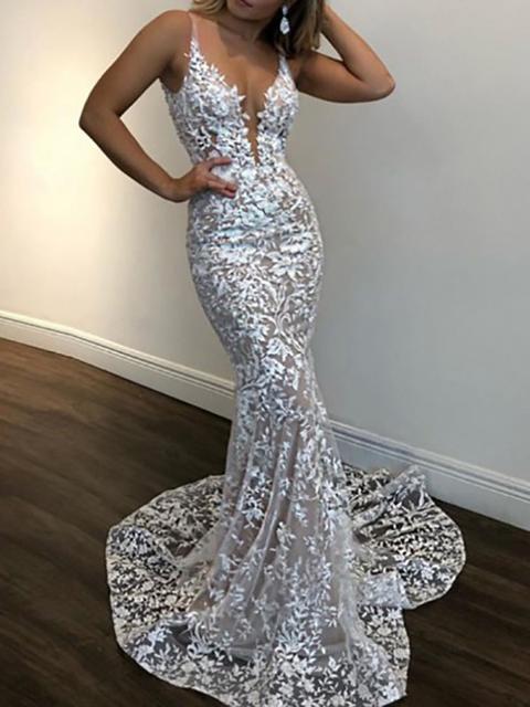 Maxi Dress Scollo A V In Pizzo Con Scollo A Spilla Banchetto Per Sirena Bianco