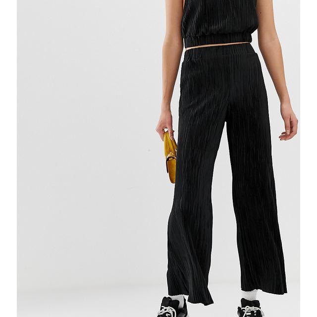Na-kd - Pantaloni Plissettati Con Fondo Ampio Neri In Coordinato - Nero  from ASOS on 21 Buttons