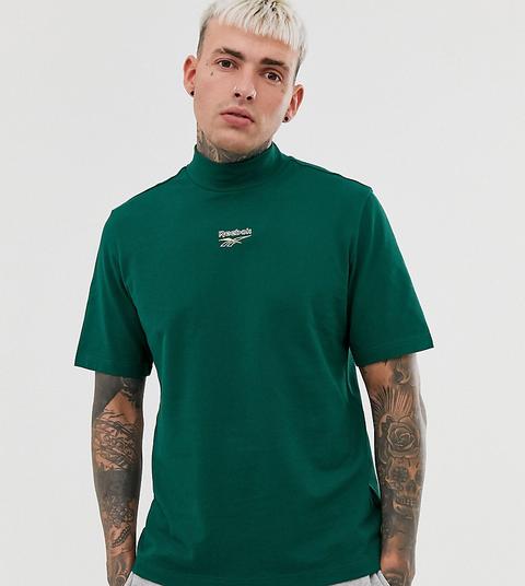 Camiseta Verde Con Cuello Subido Y En El Exclusivo En Asos De Reebok de ASOS en 21 Buttons