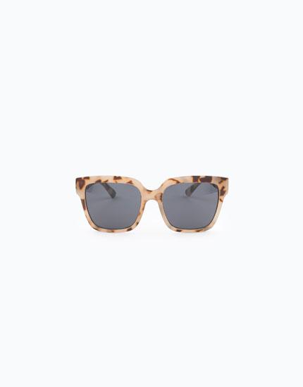 Gafas Pasta