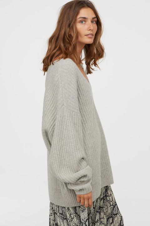 V-neck Wool Sweater from H\u0026M on 21 Buttons