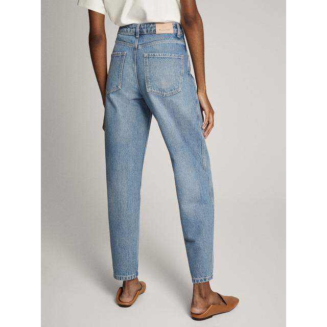 Pantalón Vaquero High Rise Barrel Fit de Massimo Dutti en 21 Buttons