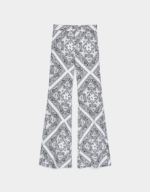 Mujer Jeans straight cropped bandana parches Negro | Jeans Bershka \u003c  Esperando a Christine