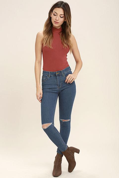 Amuse Society Iconic Medium Wash Distressed Skinny Jeans
